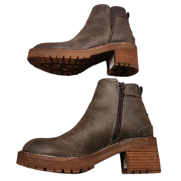 Women’s Size 7 Buckle B52 by Bullboxer Chelsea Lug Gray/Brown Ankle Booties - Picture 2 of 5